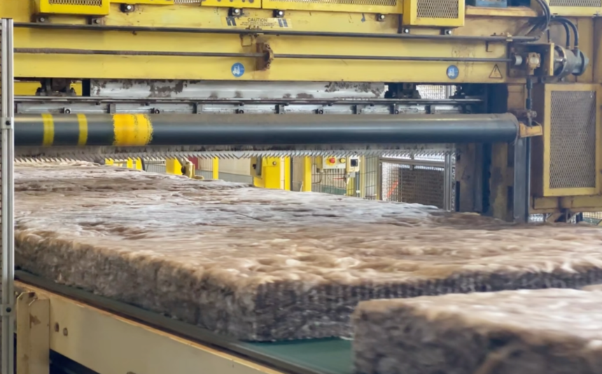 Jedním z klíčových problémů byla rostoucí cena energií, ovlivněná zavedením nové energetické daně na mineralogické procesy, včetně výroby minerální vaty v tavicích pecích.