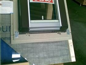 Velux představil střešní okna se zateplovacím rámem od Puren, zdroj: PUREN
