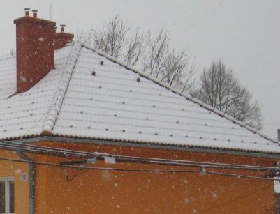 Výhody tříplášťových střech v zimě Výhody tříplášťových střech v zimě
