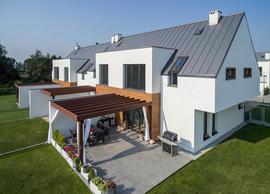 Na první pohled stejné, přesto jiné: V čem se liší falcované střechy a jejich varianty Na první pohled stejné, přesto jiné: V čem se liší falcované střechy a jejich varianty