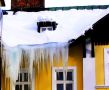 Nové zařízení varuje při kritickém zatížení střechy sněhem