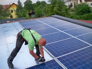 Realizace fotovoltaiky - tzv. Střecha ve střeše 