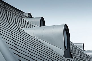 Falcovaná šablona na střechu i fasádu, zdroj Prefa Aluminiumprodukte a.s.