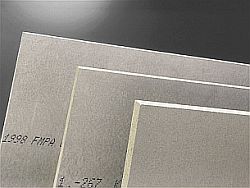cementotřísková deska s hladkým přírodním cementově šedým povrchem CETRIS BASIC