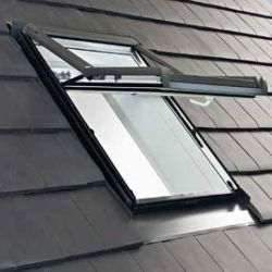  ROTO - Výsuvně - dřevěné střešní okno Designo WDF R75 H N AL - zasklení 9
